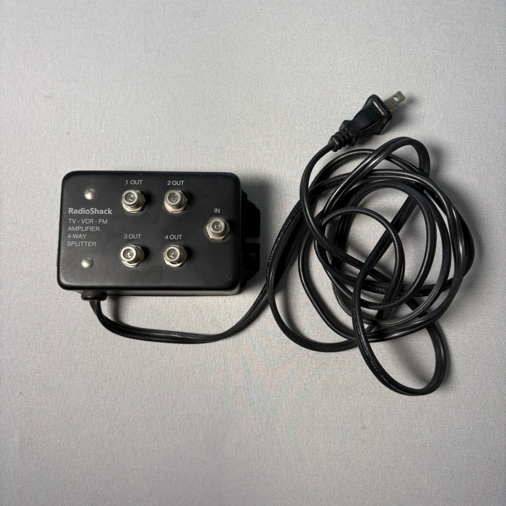 RadioShack TV VCR FM Amplifier 4-Way Splitter 15-1119A Black Coaxial Signal Hub